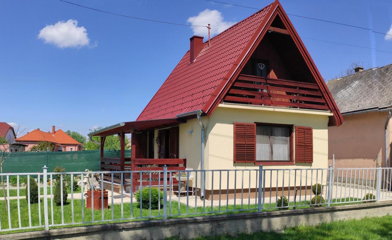 Villa Levendula Ház à Lipót Extérieur photo